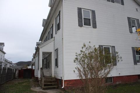 21 Clinton St, Easthampton, MA 01027 photo 3