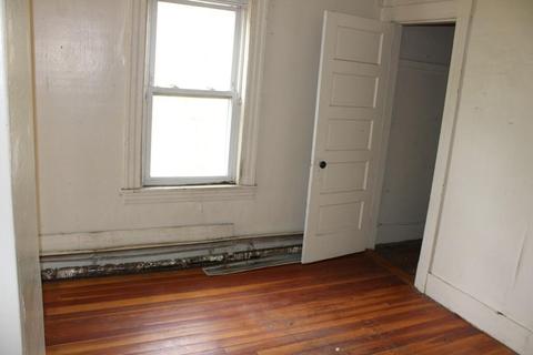 21 Clinton St, Easthampton, MA 01027 photo 7