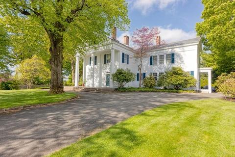 67 Pine St, Danvers, MA 01923 photo 1