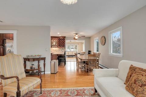 94 North St, Danvers, MA 01923 photo 4