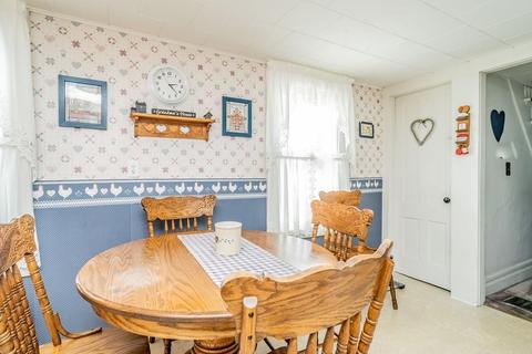 317 Chicopee St, Chicopee, MA 01013 photo 18