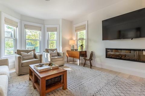 5 Gerry St, Marblehead, MA 01945 photo 9