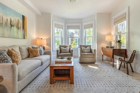 5 Gerry St, Marblehead, MA 01945 photo 8