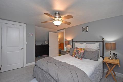 36 Whitmarsh Ave, Worcester, MA 01606 photo 15