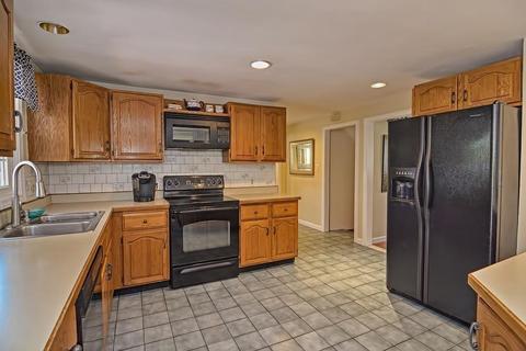 157 Emmett St, Fall River, MA 02721 photo 18