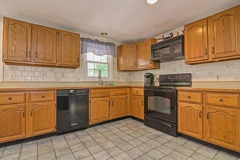 157 Emmett St, Fall River, MA 02721 photo 16