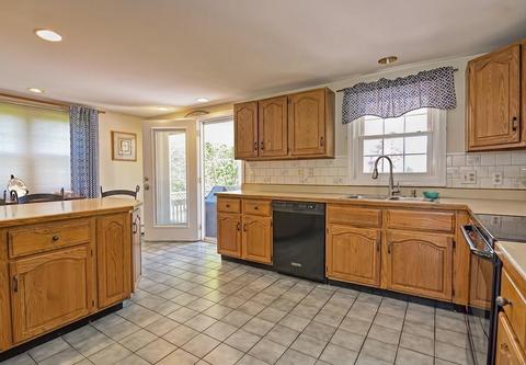 157 Emmett St, Fall River, MA 02721 photo 15