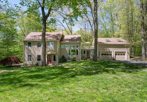 48 Winterberry Ln, Northampton, MA 01062 photo 1