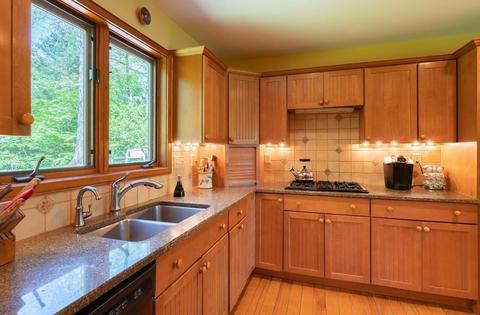 48 Winterberry Ln, Northampton, MA 01062 photo 9