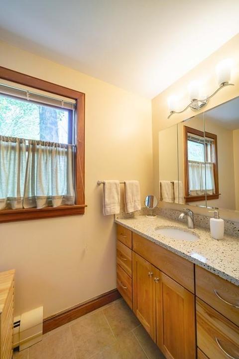 48 Winterberry Ln, Northampton, MA 01062 photo 25