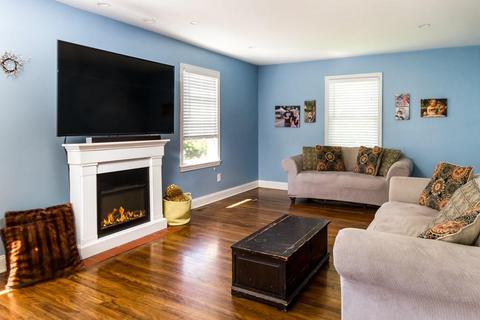 116 Montgomery St, Fall River, MA 02720 photo 2