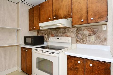 8 Saint Marks Rd, Worcester, MA 01606 photo 22