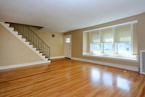 8 Saint Marks Rd, Worcester, MA 01606 photo 11