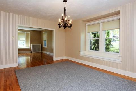 8 Saint Marks Rd, Worcester, MA 01606 photo 18