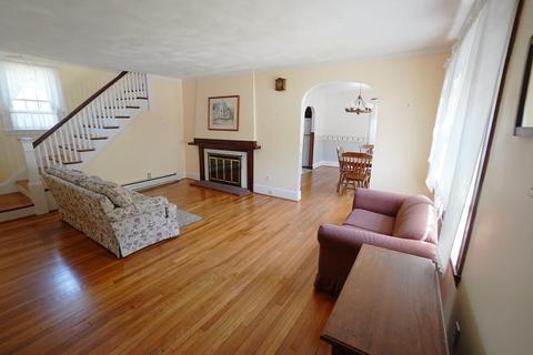 16 Pilgrim Rd, Marblehead, MA 01945 photo 2
