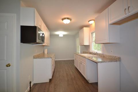 405 Hermitage Dr, Springfield, MA 01129 photo 7