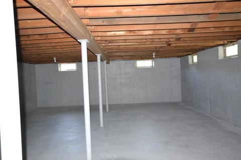 405 Hermitage Dr, Springfield, MA 01129 photo 22