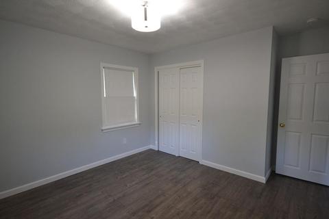 405 Hermitage Dr, Springfield, MA 01129 photo 19