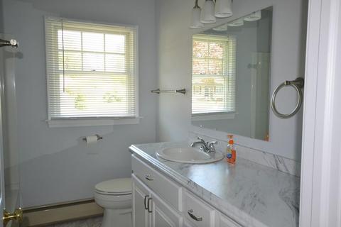 405 Hermitage Dr, Springfield, MA 01129 photo 15