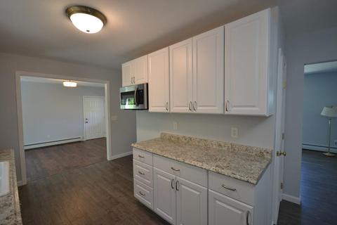 405 Hermitage Dr, Springfield, MA 01129 photo 9