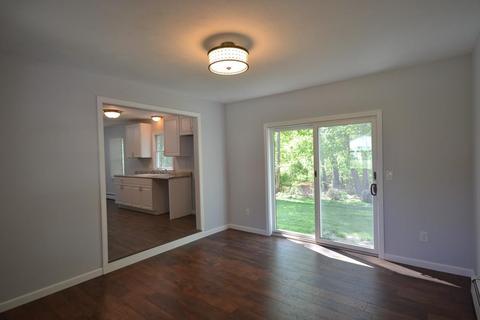 405 Hermitage Dr, Springfield, MA 01129 photo 4