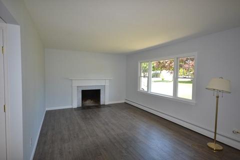 405 Hermitage Dr, Springfield, MA 01129 photo 11