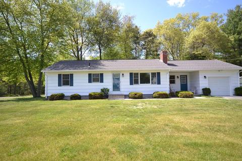 405 Hermitage Dr, Springfield, MA 01129 photo 2