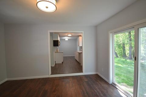 405 Hermitage Dr, Springfield, MA 01129 photo 5