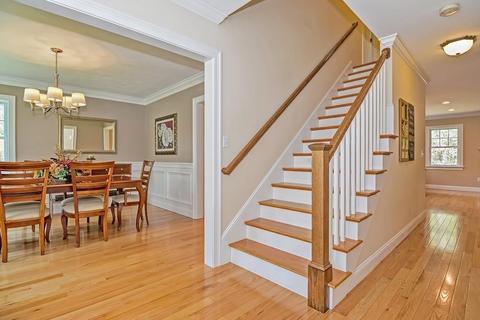 19 Asylum St, Mendon, MA 01756 photo 4