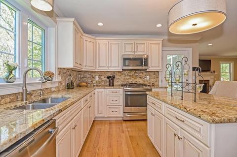 19 Asylum St, Mendon, MA 01756 photo 9