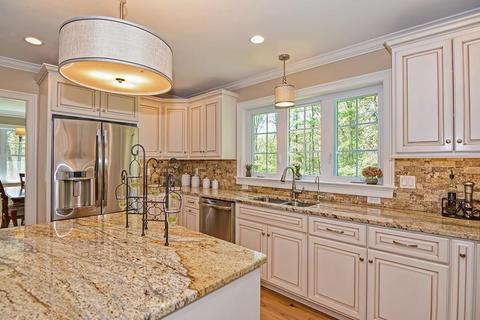 19 Asylum St, Mendon, MA 01756 photo 7