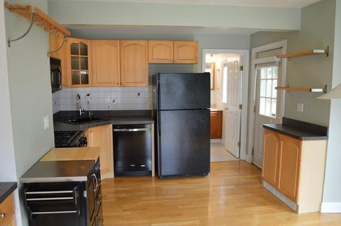 13 Brooks St, Maynard, MA 01754 photo 4