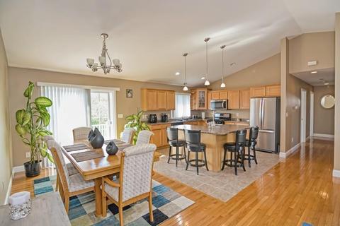 577 Detroit St, Fall River, MA 02721 photo 4