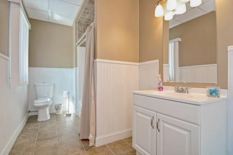 577 Detroit St, Fall River, MA 02721 photo 21