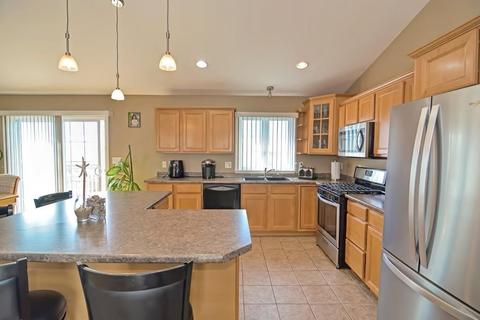 577 Detroit St, Fall River, MA 02721 photo 6
