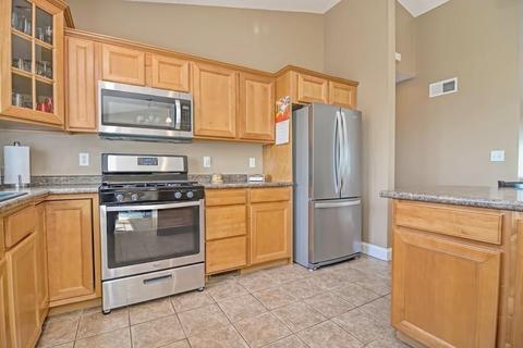 577 Detroit St, Fall River, MA 02721 photo 9