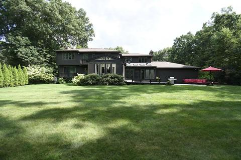 8 Comanche Pl, Andover, MA 01810 photo 2
