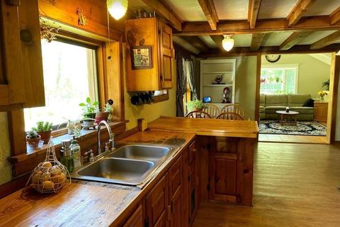 21 Heath Rd, Colrain, MA 01340 photo 5