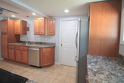 54 Lucerne Rd, Springfield, MA 01119 photo 15