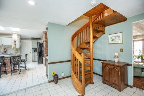 15 Tibbetts Ave, Danvers, MA 01923 photo 25