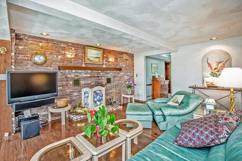 15 Tibbetts Ave, Danvers, MA 01923 photo 16