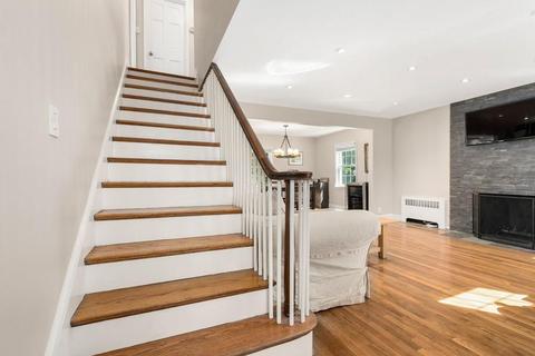 166 Payson Rd, Brookline, MA 02467 photo 2