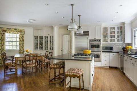 85 Sears Rd, Brookline, MA 02445 photo 10