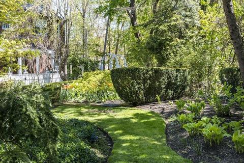 85 Sears Rd, Brookline, MA 02445 photo 17