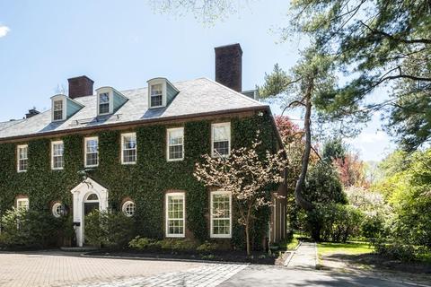 85 Sears Rd, Brookline, MA 02445 photo 3