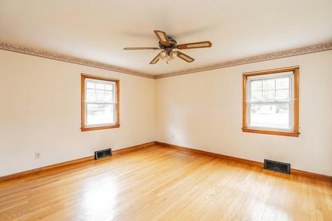 18 Brittany Rd, Springfield, MA 01151 photo 9