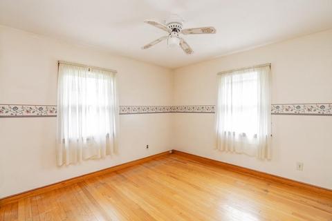 18 Brittany Rd, Springfield, MA 01151 photo 11
