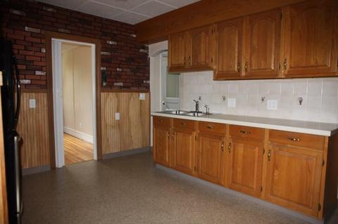 19 Bell St, Chicopee, MA 01013 photo 3