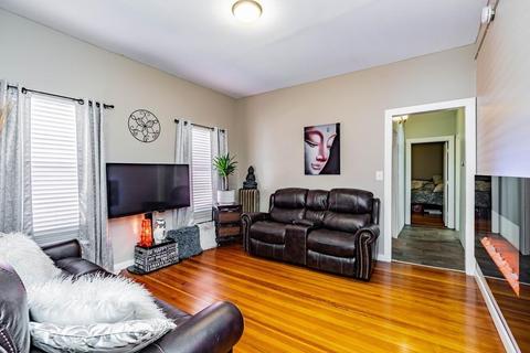 117 Miller St, Springfield, MA 01104 photo 2