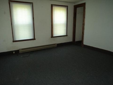 20 Pearl St, Webster, MA 01570 photo 8